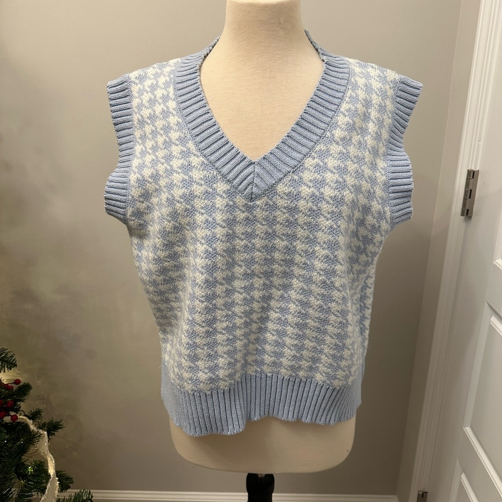 Vestique Light Blue and Cream V-Neck Sweater Vest